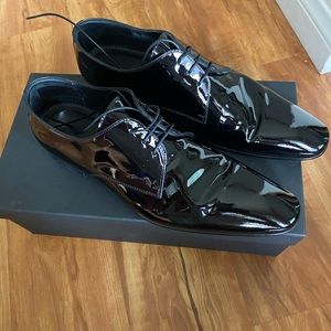 Hugo boss men’s leather dress shoes. US size 9.5. Black. Gently used